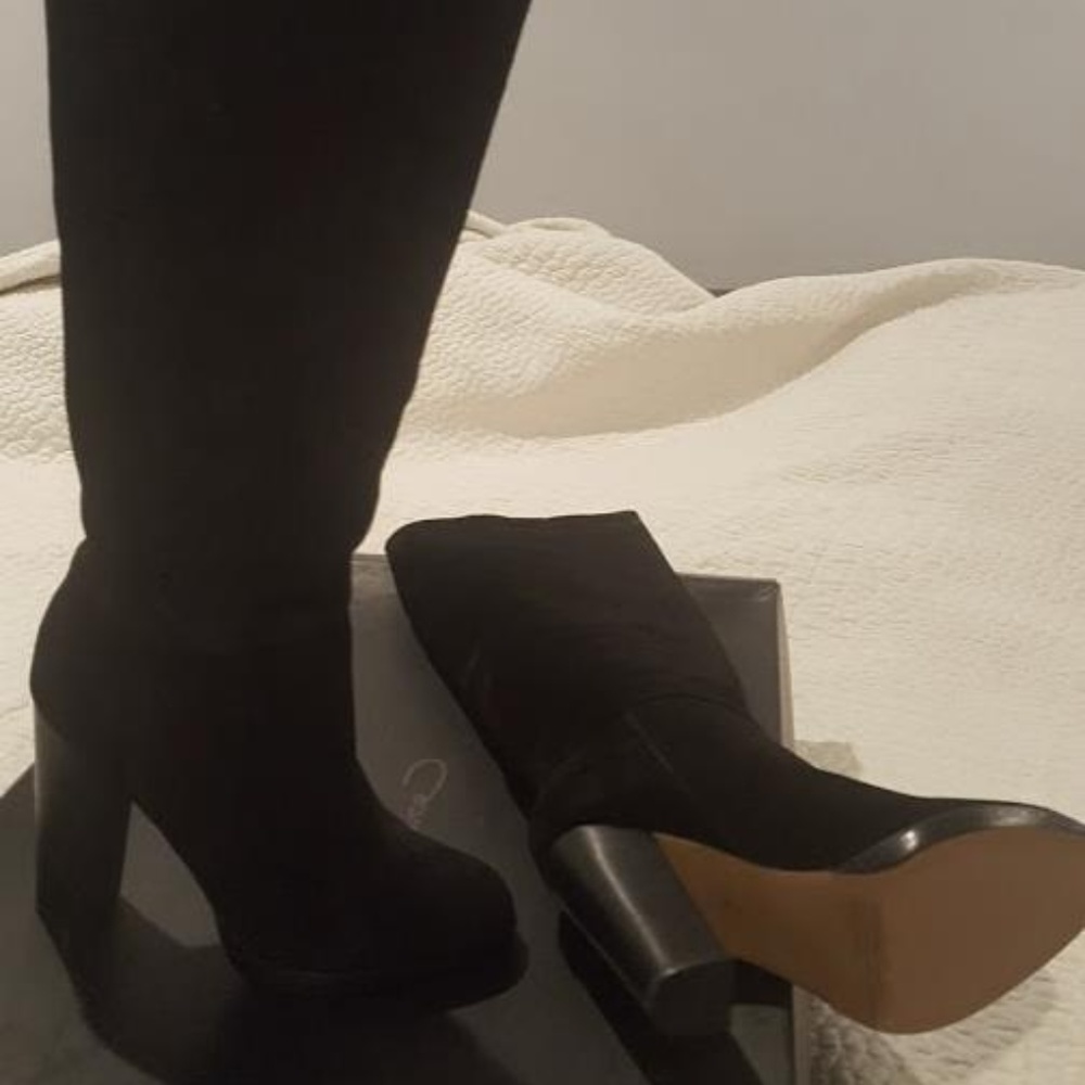 NWOT Report Signature Stacked Suede Boot Size 6 - Picture 9 of 11